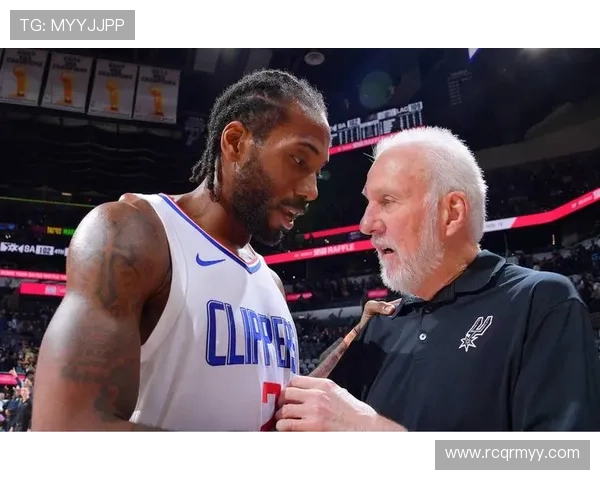 伦纳德谈马刺球迷：他们可能永远嘘我 但依然是NBA最佳球迷之一